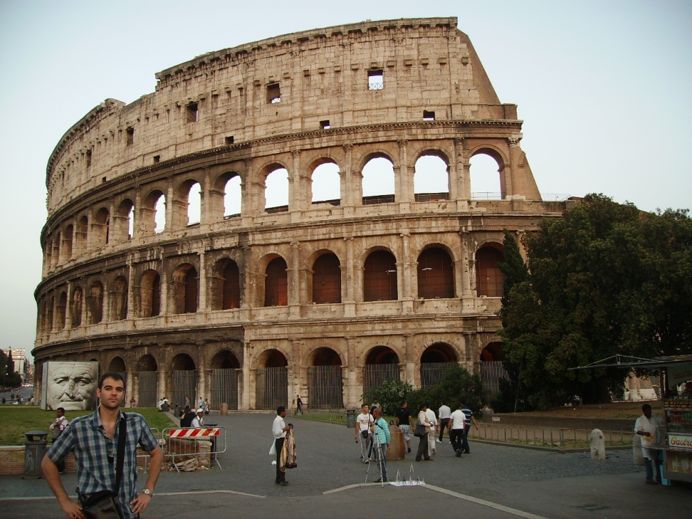 Uno de los símbolos de la civilización en occidente, el Coliseo, la única de las 7 maravillas del mundo antiguo que se encuentra en Europa